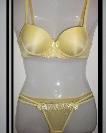 Lingerie Amarela